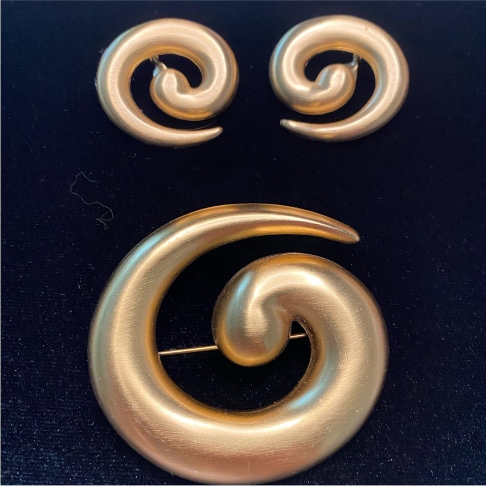 Vintage Signed Monet Gold Tone Swirl Brooch and clip on earring Set